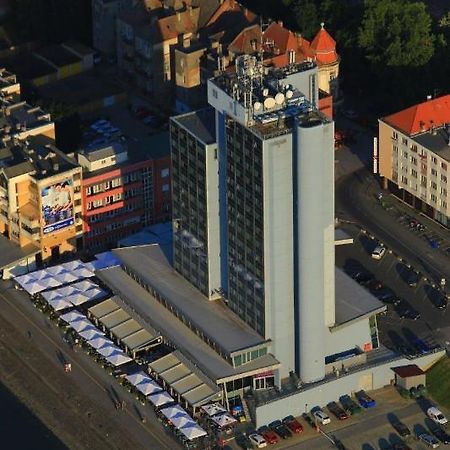 Hotel Осієк Екстер'єр фото