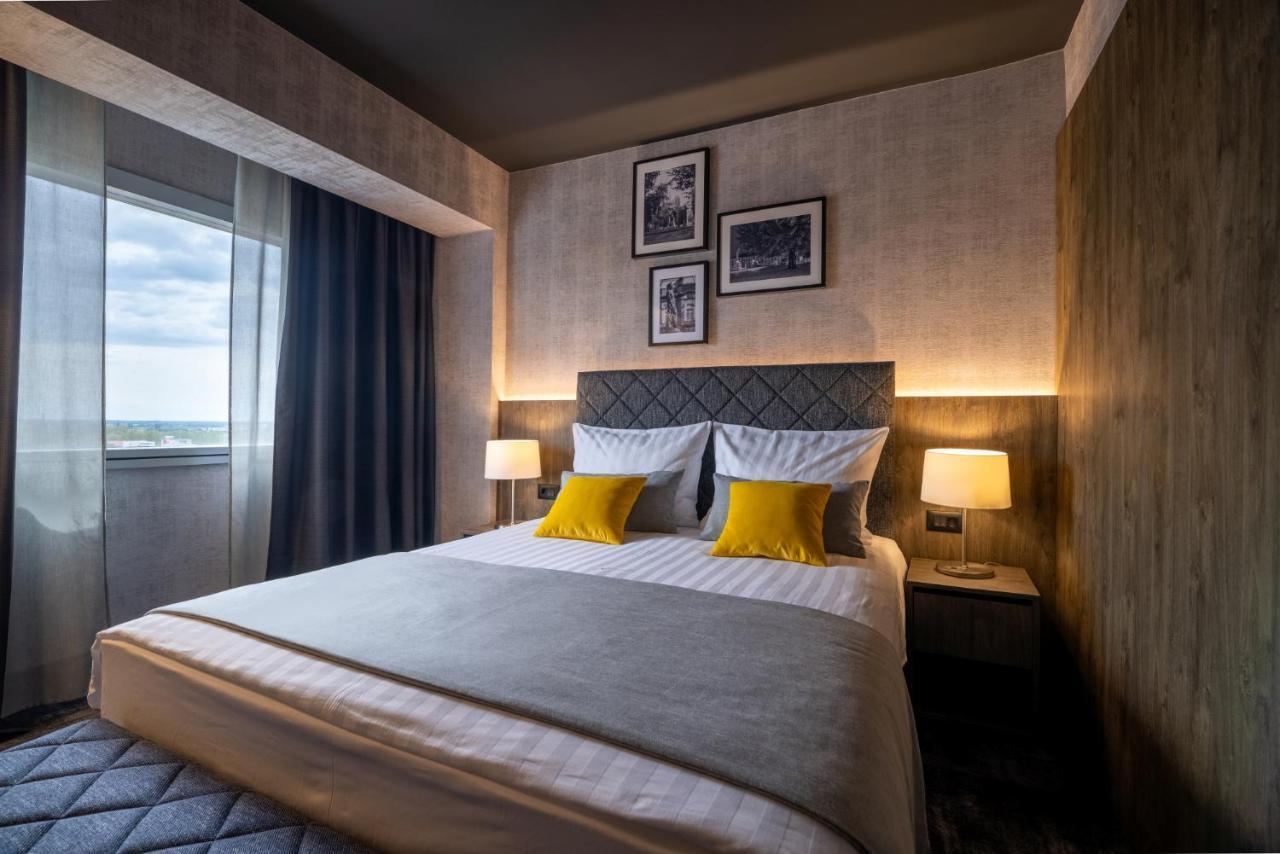 Hotel Осієк Екстер'єр фото