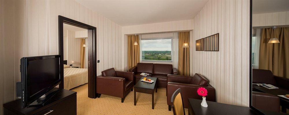 Hotel Осієк Екстер'єр фото