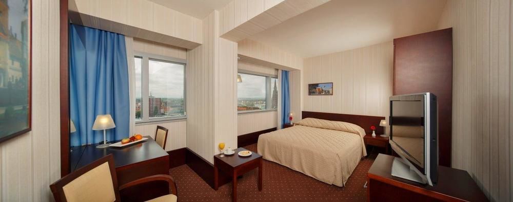 Hotel Осієк Екстер'єр фото