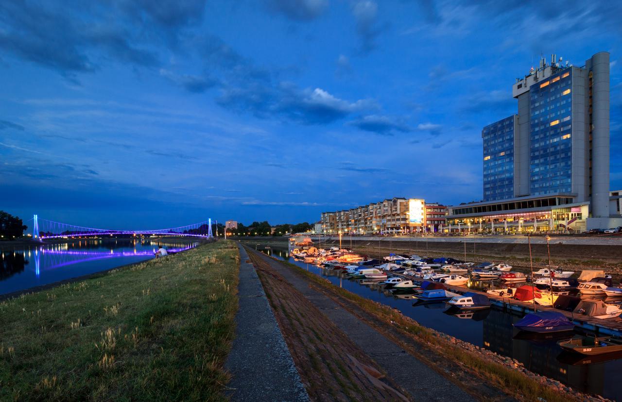 Hotel Осієк Екстер'єр фото