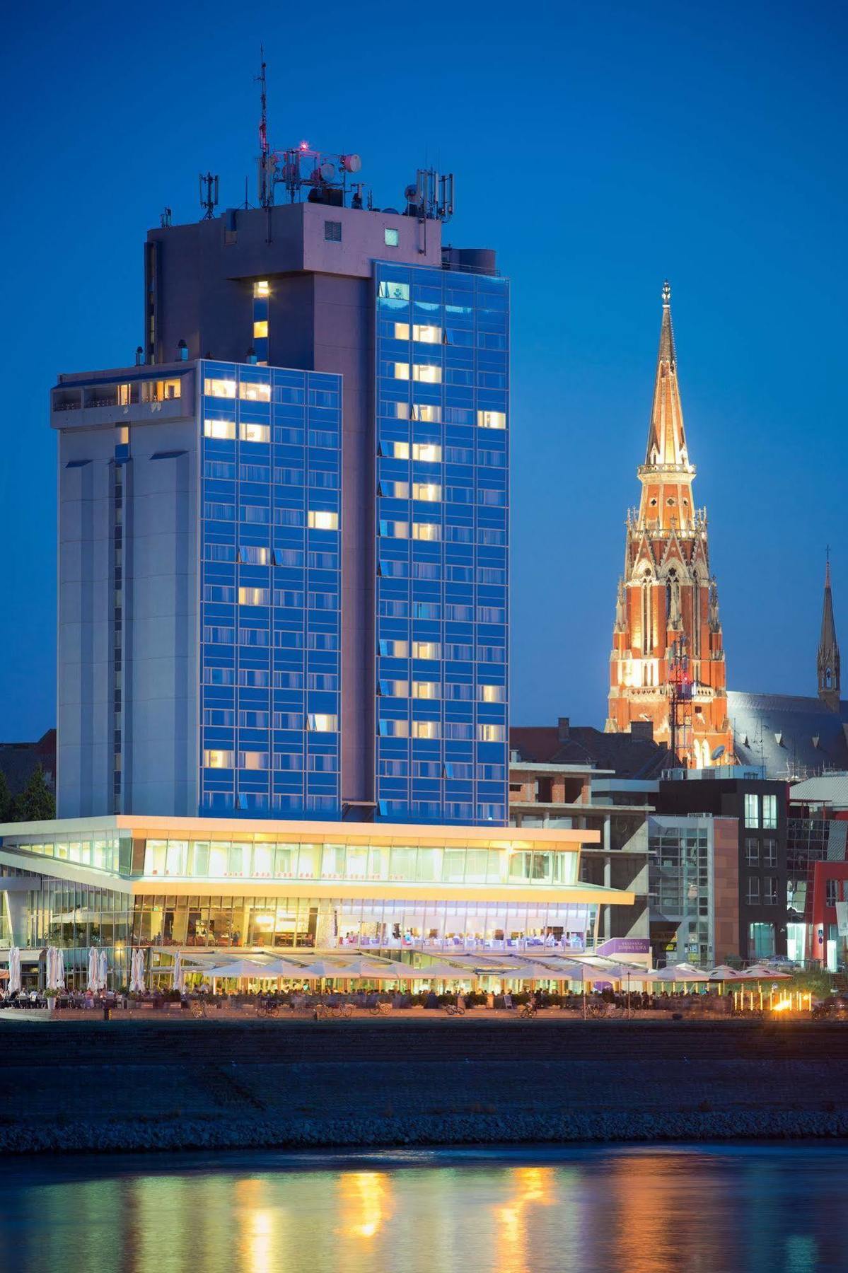 Hotel Осієк Екстер'єр фото